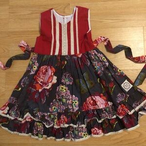 “Cheeky Plum” dress size 4T in EUC (Runs bigger)
